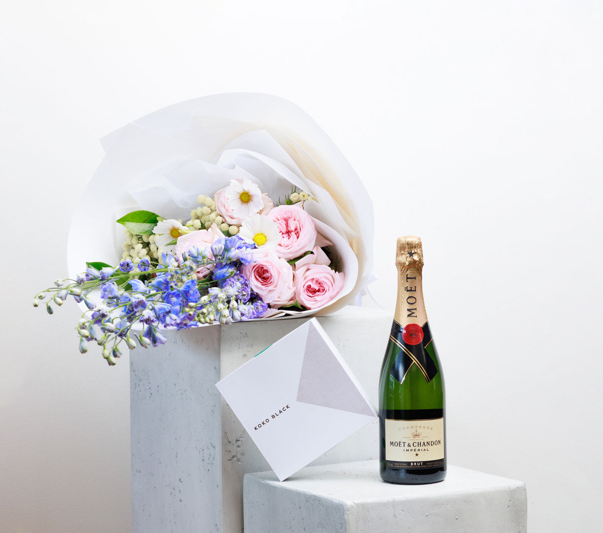 mothers day, flowers and Champagne, flowers delivered Melbourne wide 