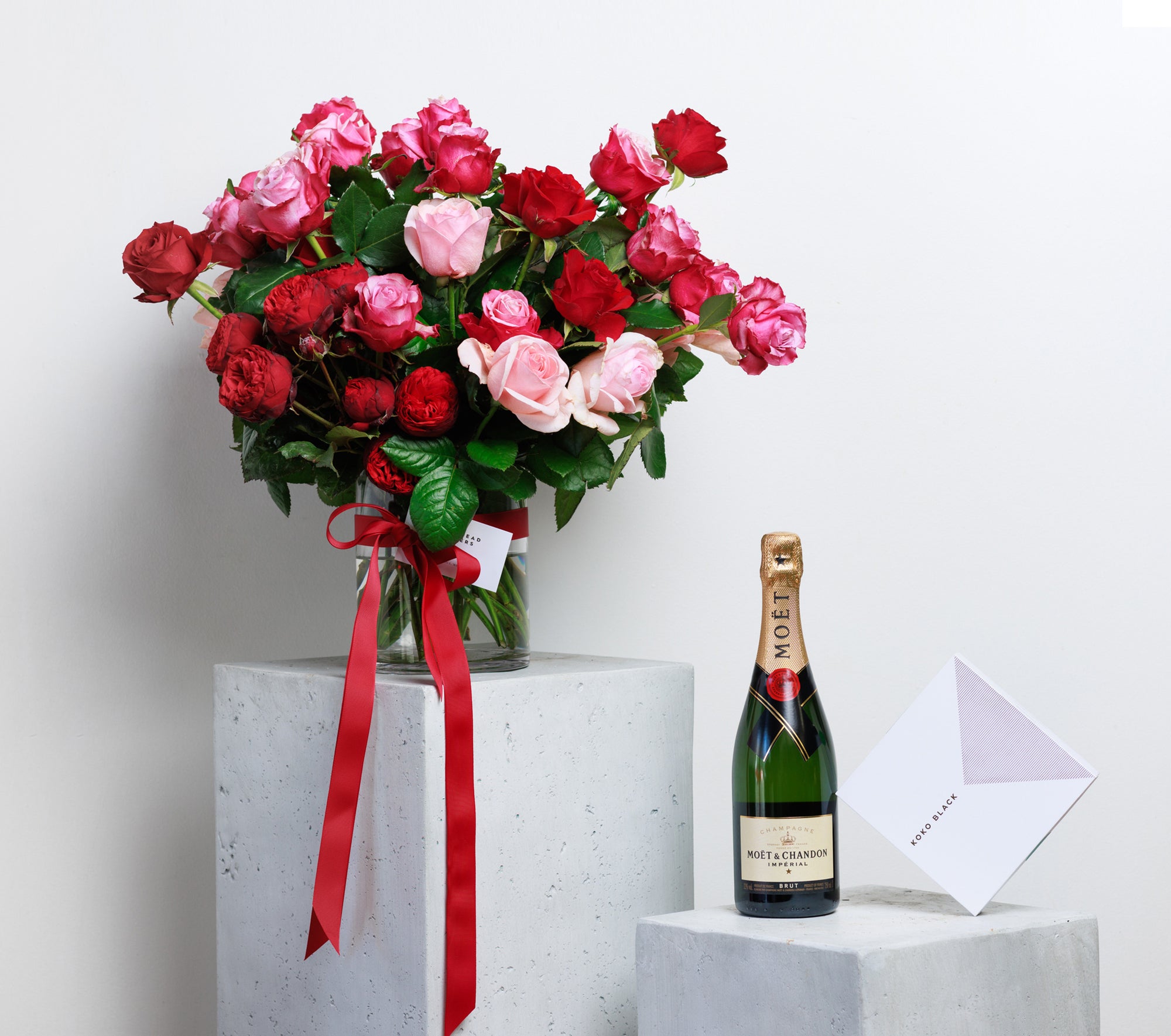 valentines day, Melbourne, flowers delivered, flowers and champagne, flowers and chocolate, red roses 